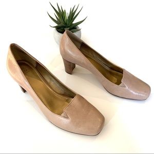 { Joan & David } Pale Pink Pumps Sz 8